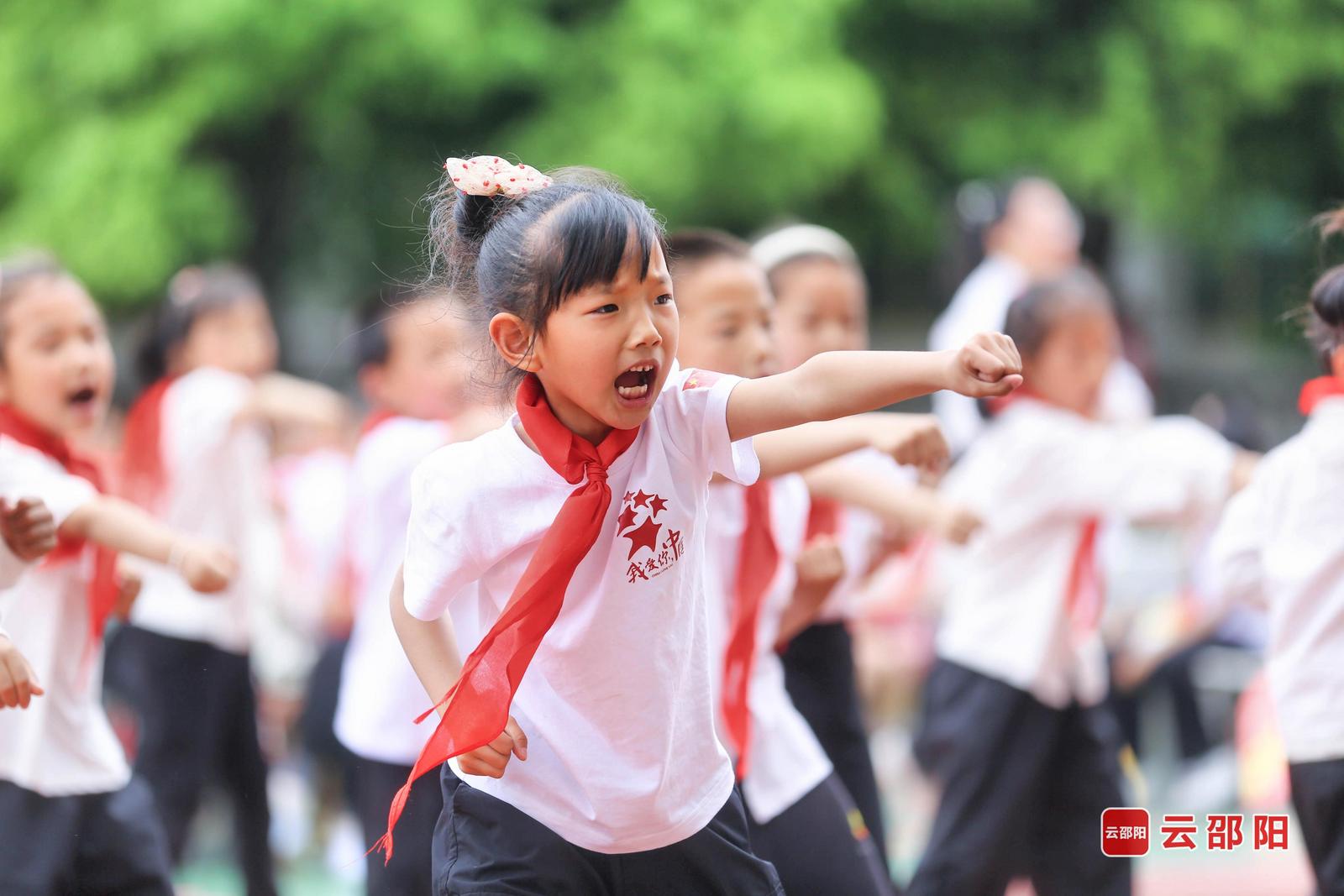 《自强》曾勇 摄