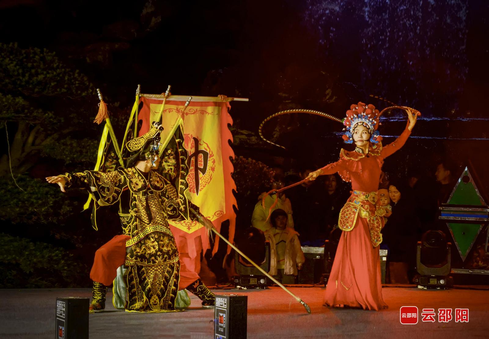 《非遗表演》唐鲜梅 摄