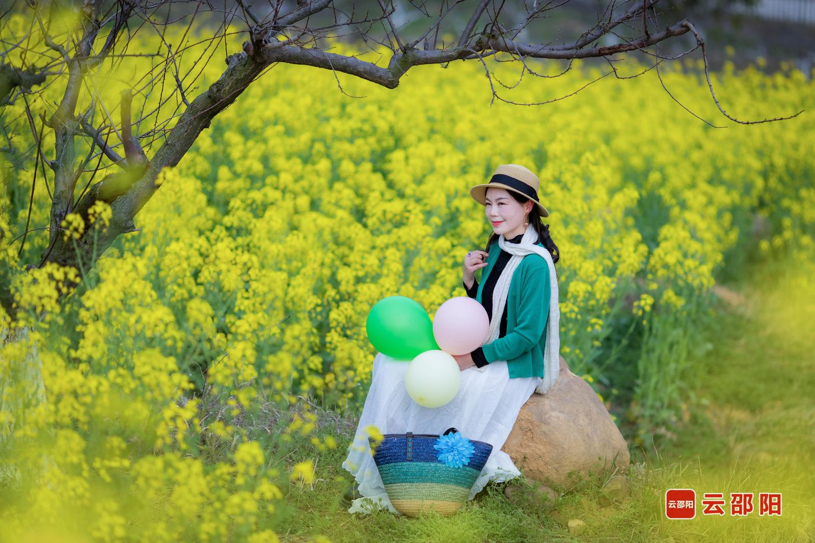 石上春裙 刘小康 摄