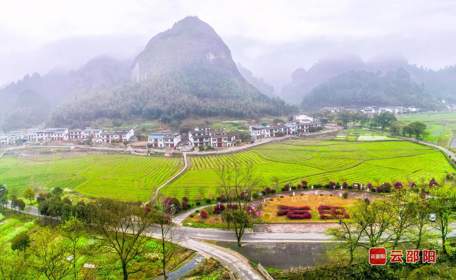 美丽石田村 郑国华 摄